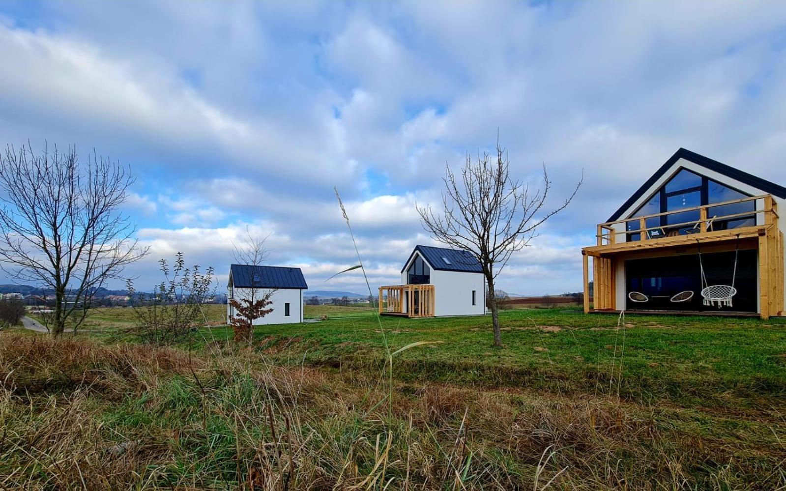 Wataha Pod Basztami - Wadera - Domki Caloroczne Radkow Exterior photo