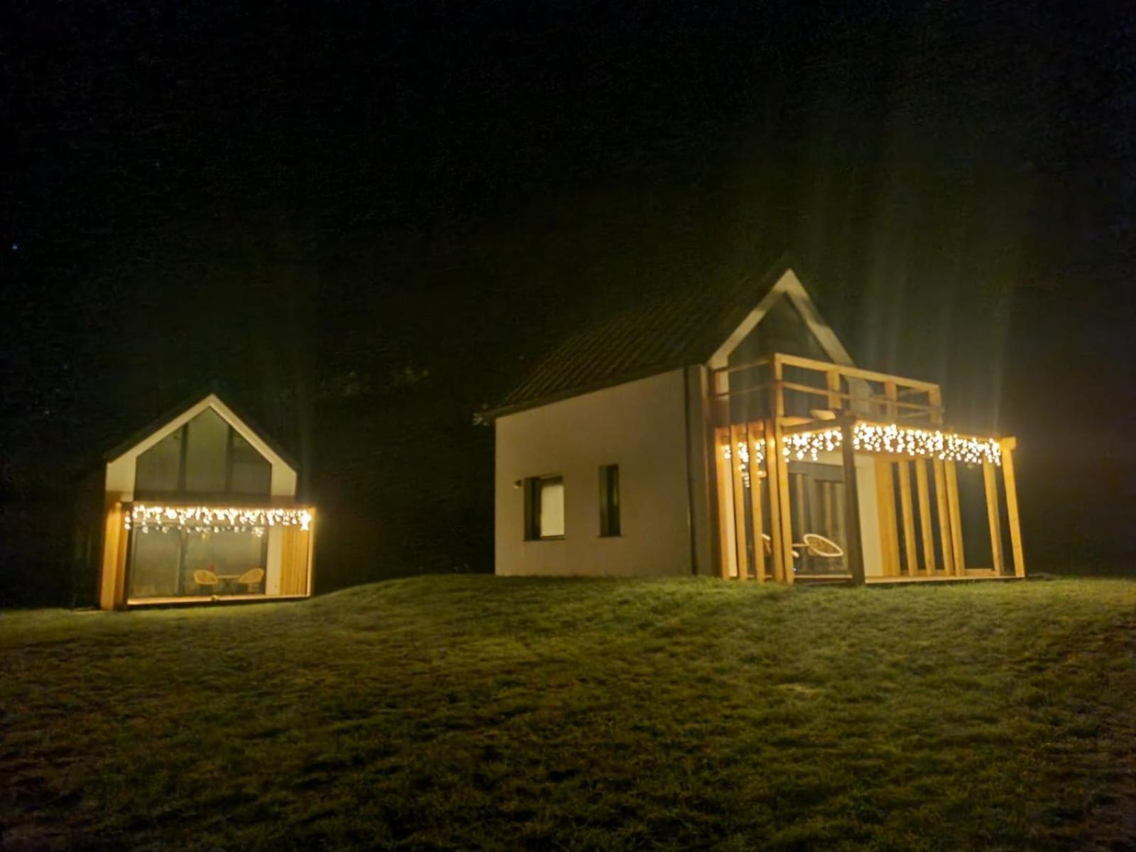 Wataha Pod Basztami - Wadera - Domki Caloroczne Radkow Exterior photo