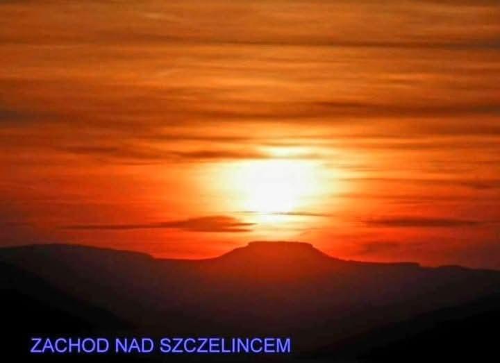 Wataha Pod Basztami - Wadera - Domki Caloroczne Radkow Exterior photo